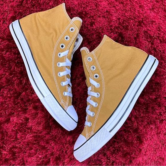 Converse Chuck Taylor All Stars Beige Canvas Men’s 9 Women’s 11 High Top Tan New - Picture 2 of 5